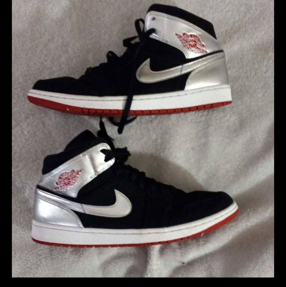 Air Jordan 1 Mid